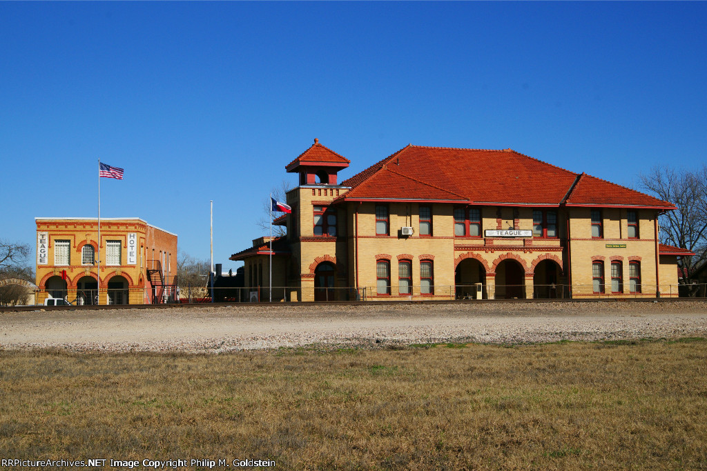 Trinity & Brazos Valley Railway Teague Depot (Now the B-RI RR Museum) and Teague Hotel and a beautiful, clear warm February Day